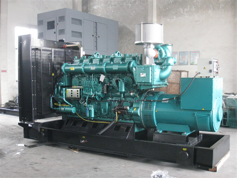 淳安200KW 柴油发电机的油耗是多少？